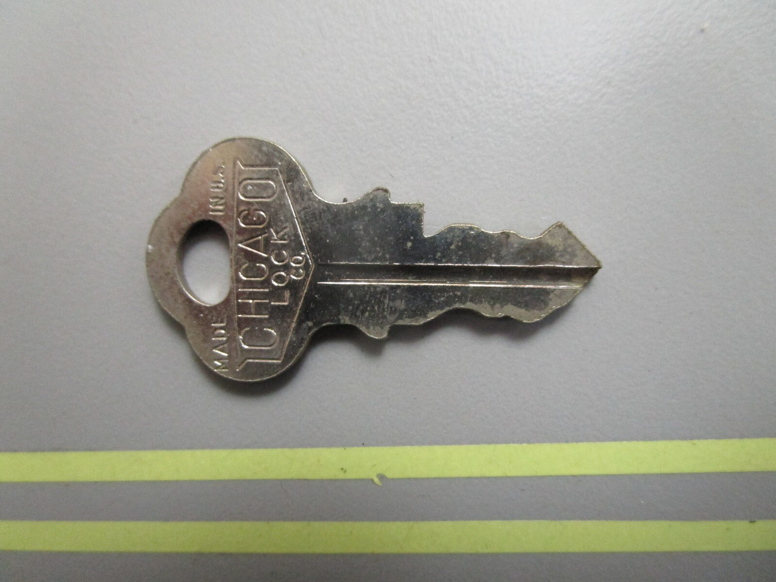 *NEW OEM* 0810 OMC Johnson Evinrude Ignition Key KF27 501542 0501542