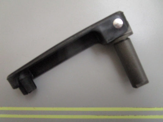 *NEW OEM* 0820 OMC Johnson Evinrude Latch Handle 435026 0435026