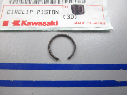 NEW OEM 92036-007 Kawasaki Piston Circlip 0810