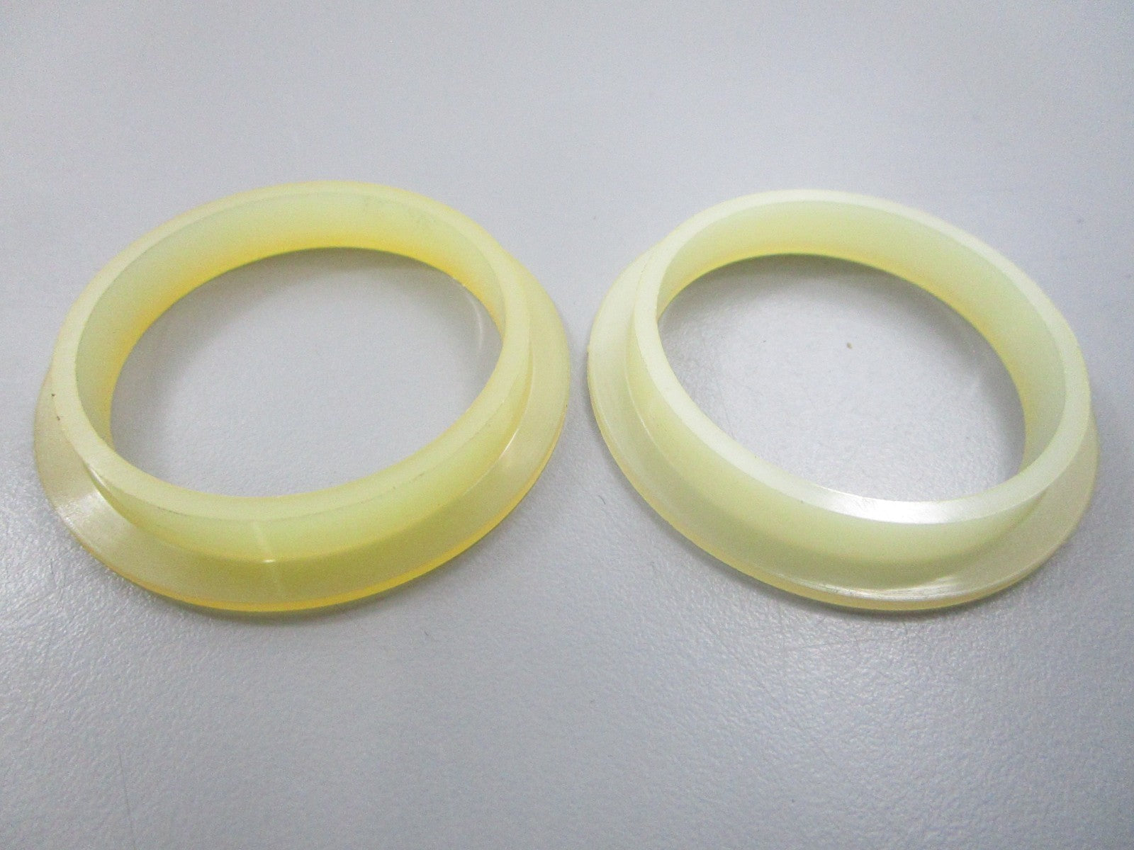 NEW OEM (LOT OF 2) 309966 0309966 OMC Johnson Evinrude Thrust Washer 0810