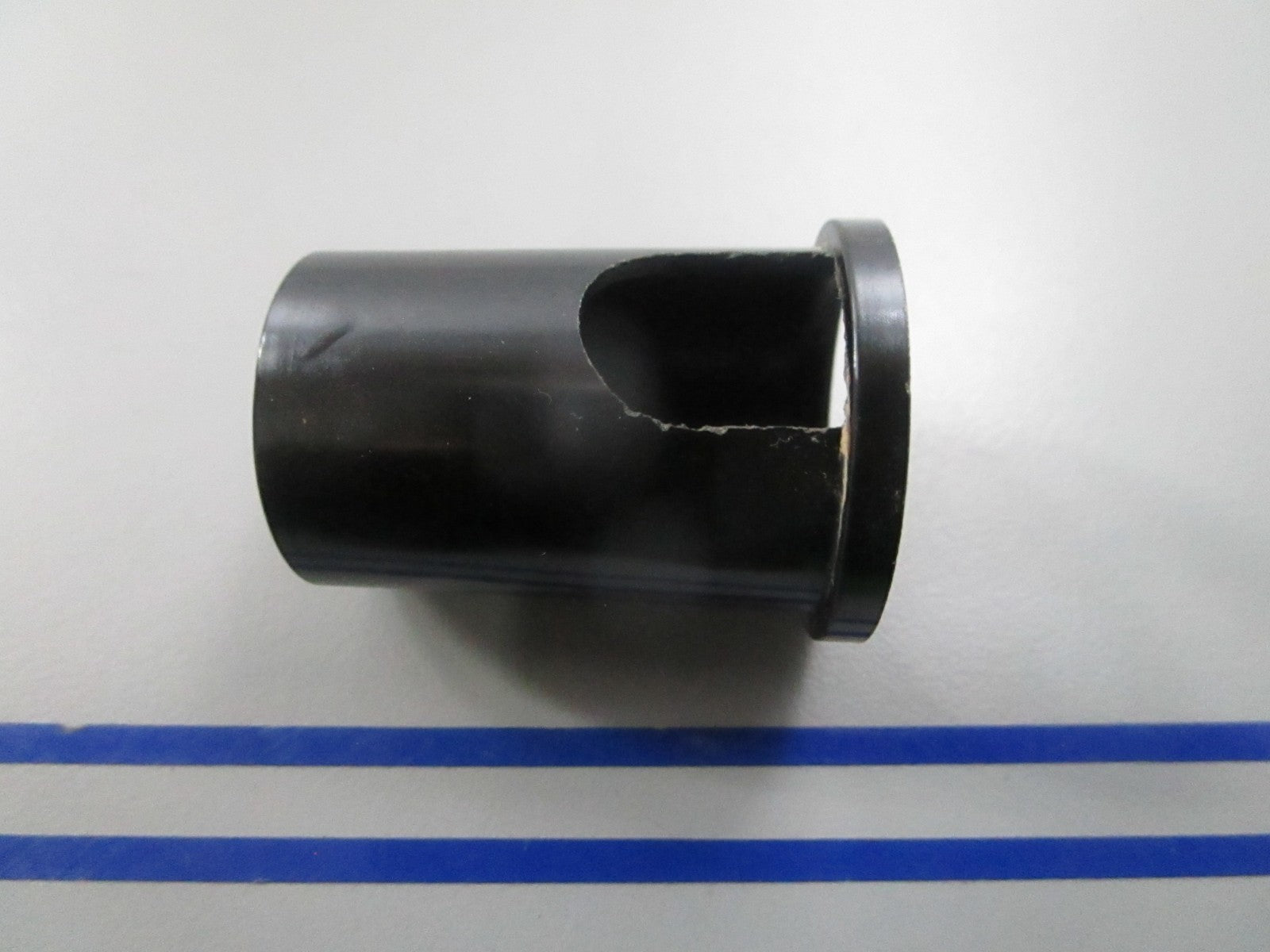 NEW OEM 305266 0305266 OMC Johnson Evinrude Thermostat Housing 0810
