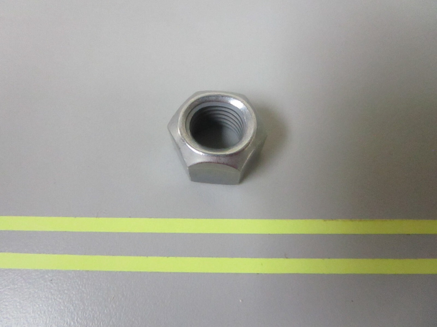 *NEW OEM* 0810 Volvo Penta Lock Nut 990990