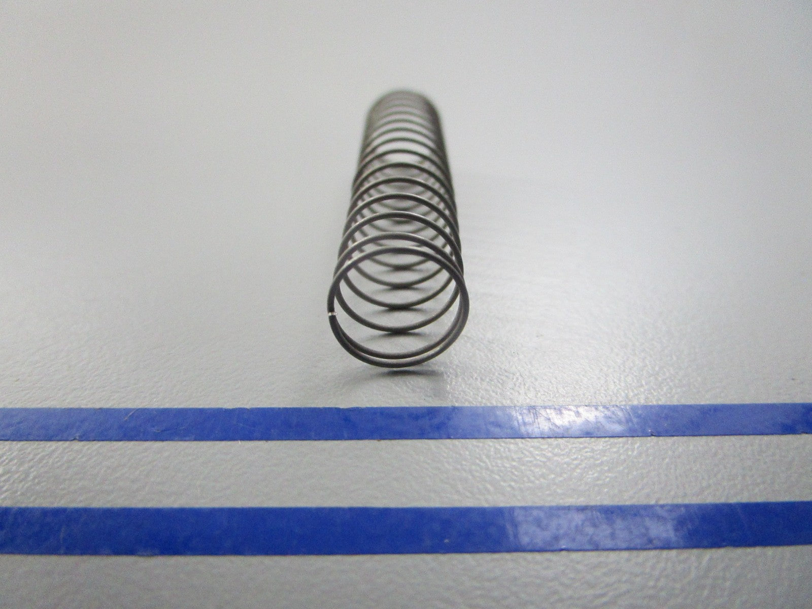 NEW OEM 307614 0307614 OMC Johnson Evinrude Spring 0810
