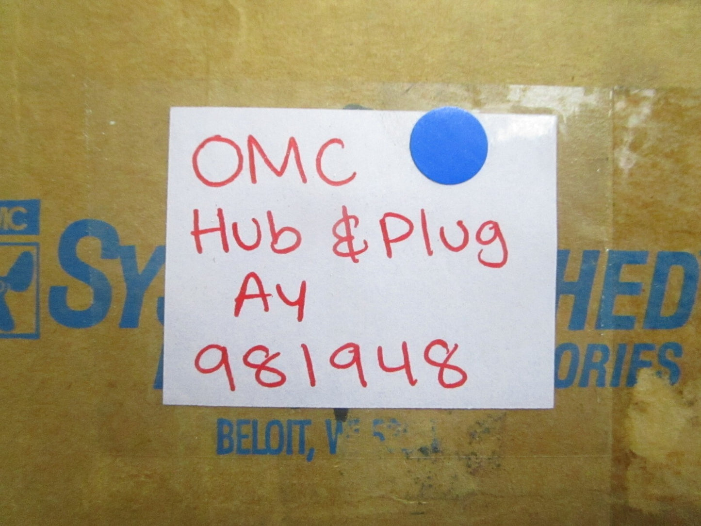 *NEW OEM* 0820 OMC Johnson Evinrude Hub & Plug Ay 981948 0981948
