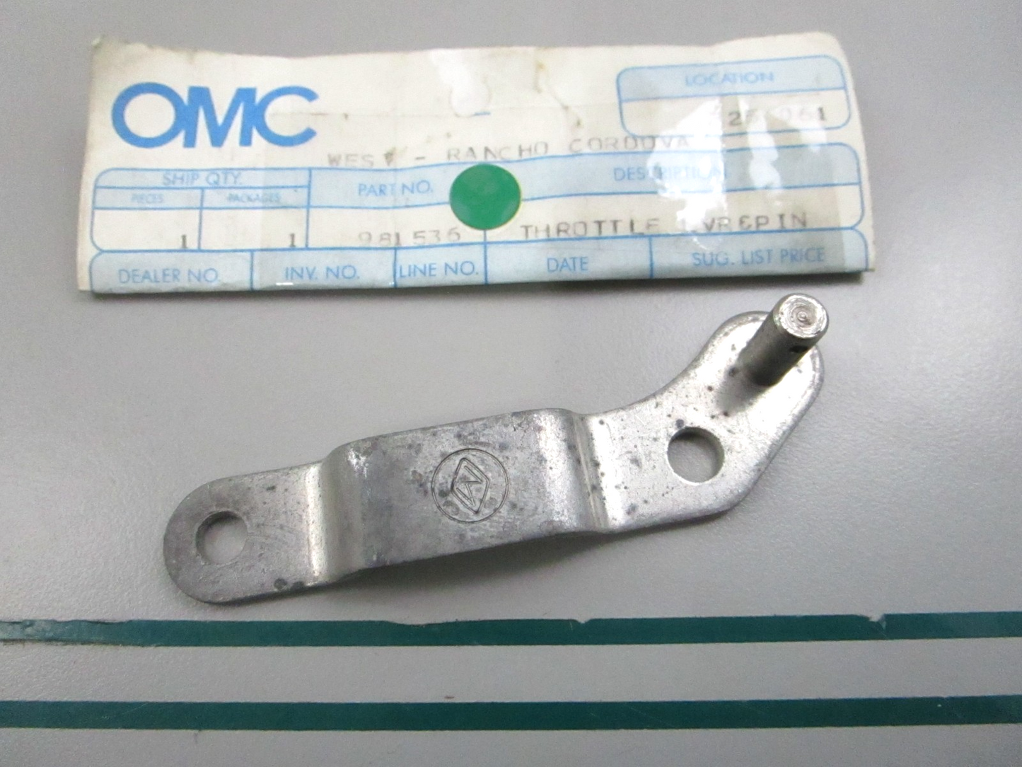 NEW OEM 981536 0981536 OMC Johnson Evinrude Lever & Pin 0810