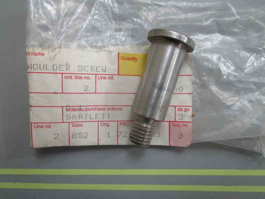 *NEW OEM* 0810 Volvo Penta Shoulder Screw 853308