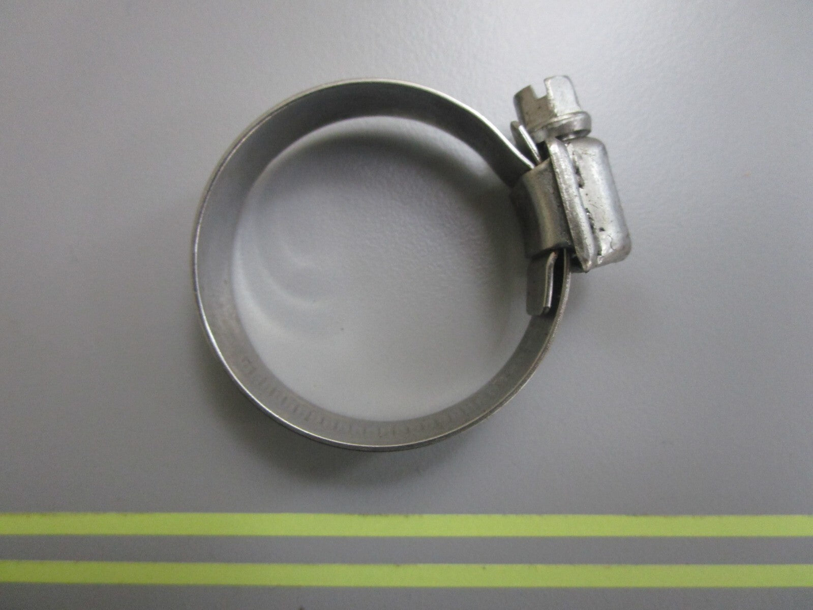 *NEW OEM* 0810 Volvo Penta Hose Clamp 853548