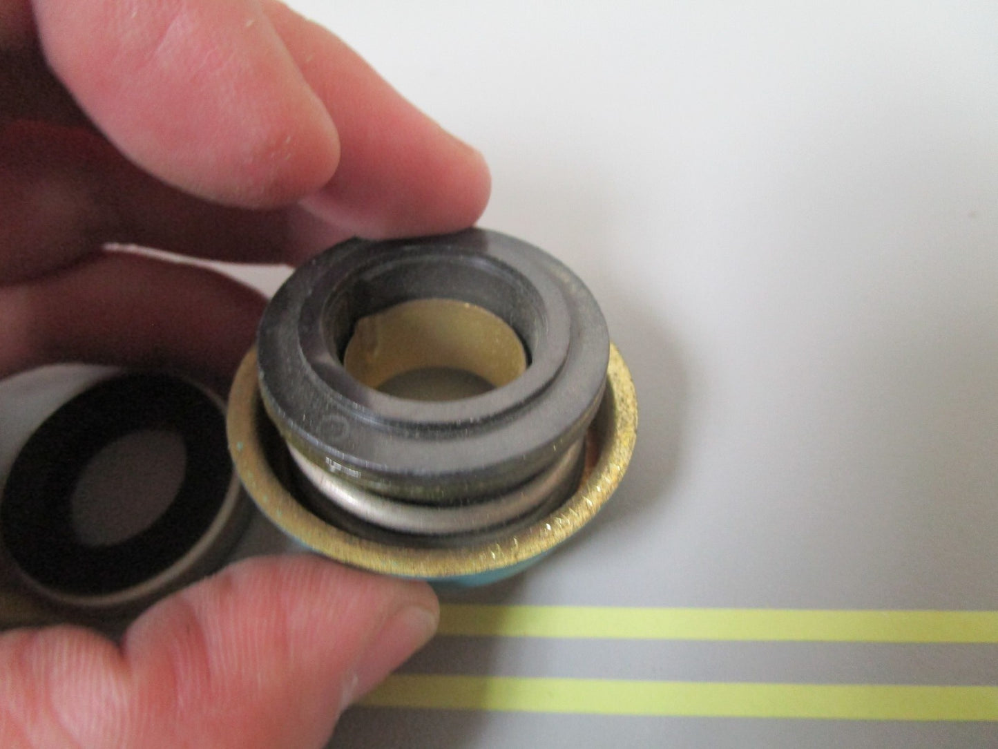 *NEW OEM* 0810 Volvo Penta Seal 835515