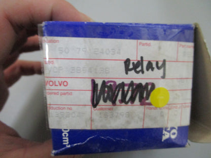 *NEW OEM* 0810 Volvo Penta Relay 3854138