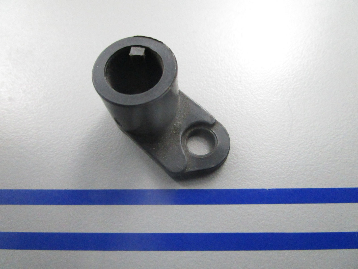 *NEW OEM* 0810 OMC Johnson Evinrude Lever 324695 0324695