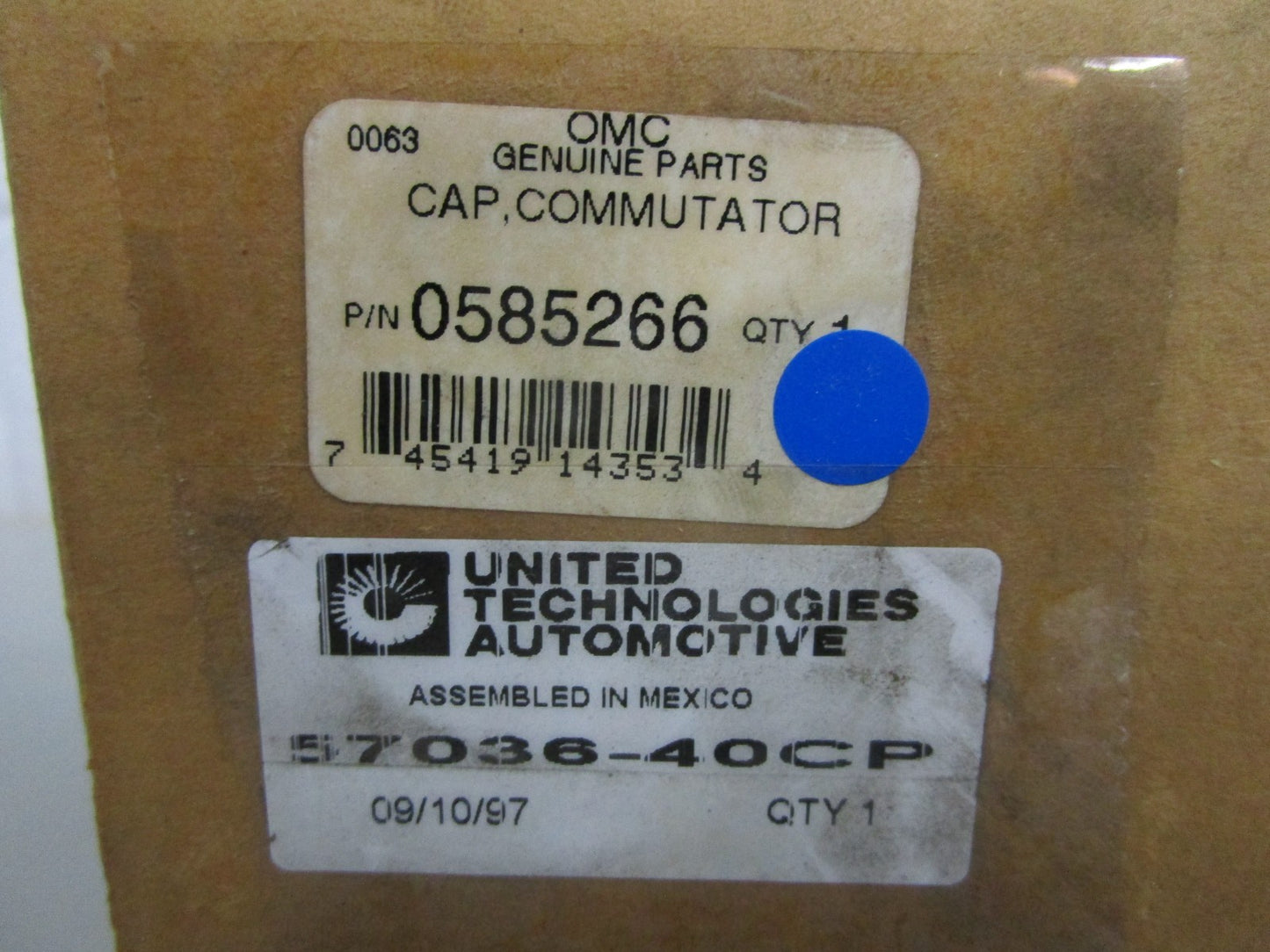 *NEW OEM* 0820 OMC Johnson Evinrude Commutator Cap 585266 0585266