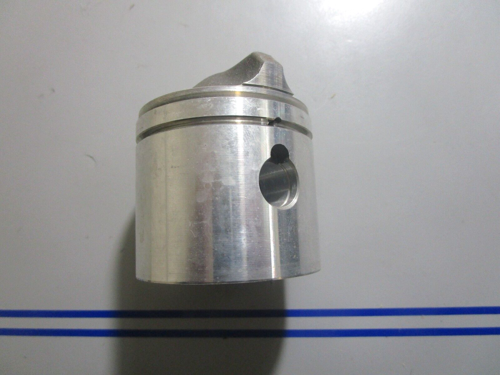 *NEW OEM* 0810 OMC Johnson Evinrude Piston 387661 0387661