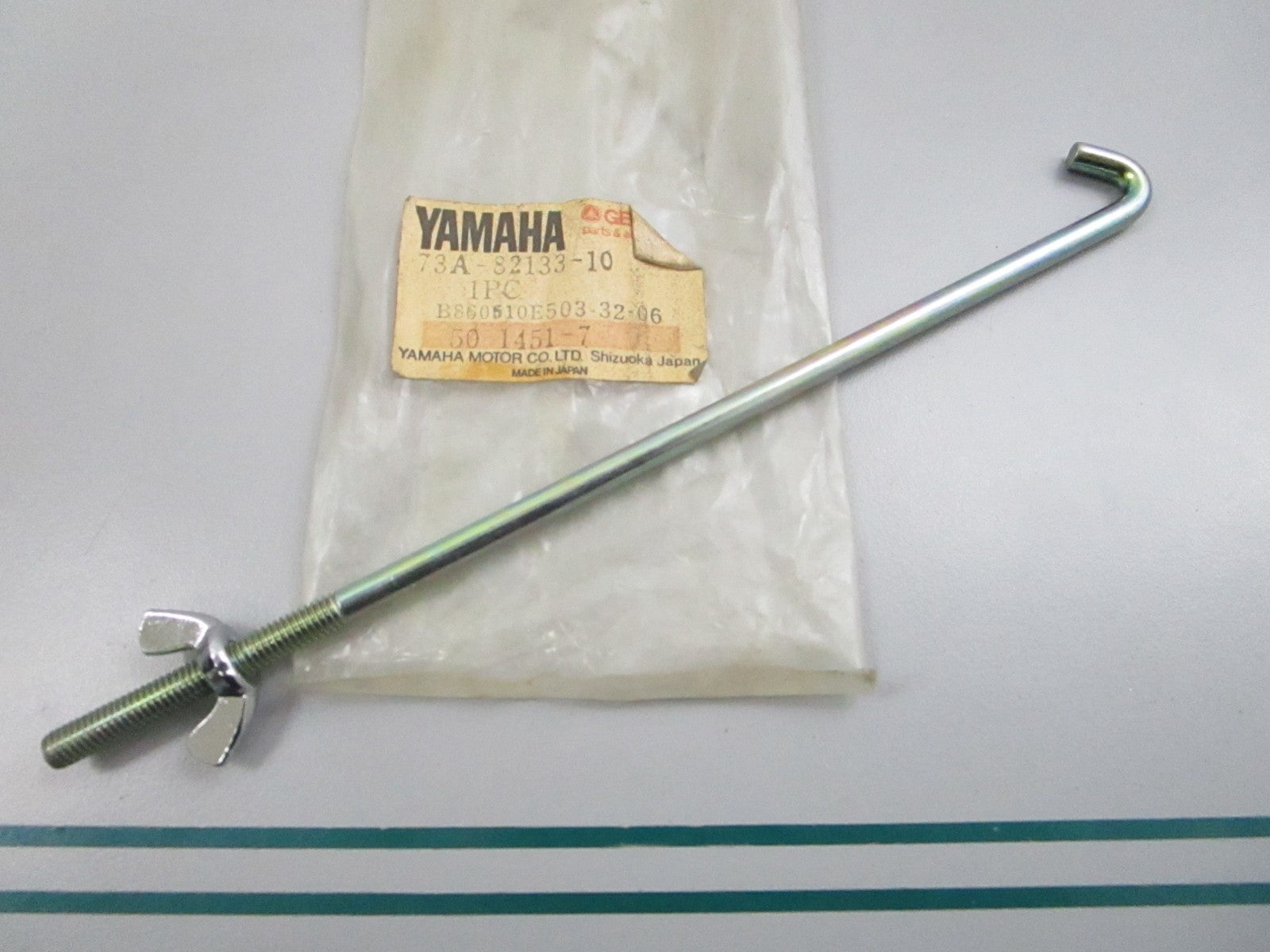 NEW OEM 73A-82133-10-00 Yamaha Fitting Screw 0810