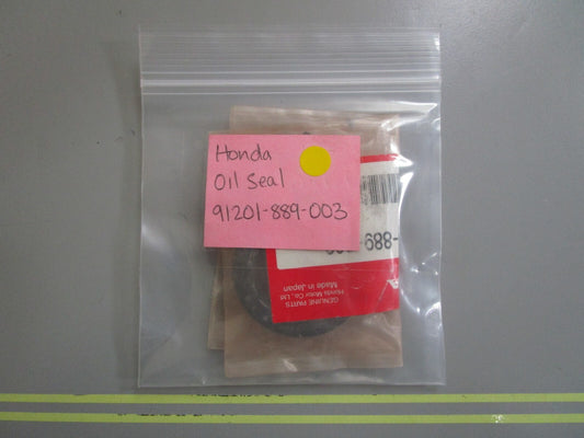 *NEW OEM* 0810 Honda Oil Seal 91201-889-003