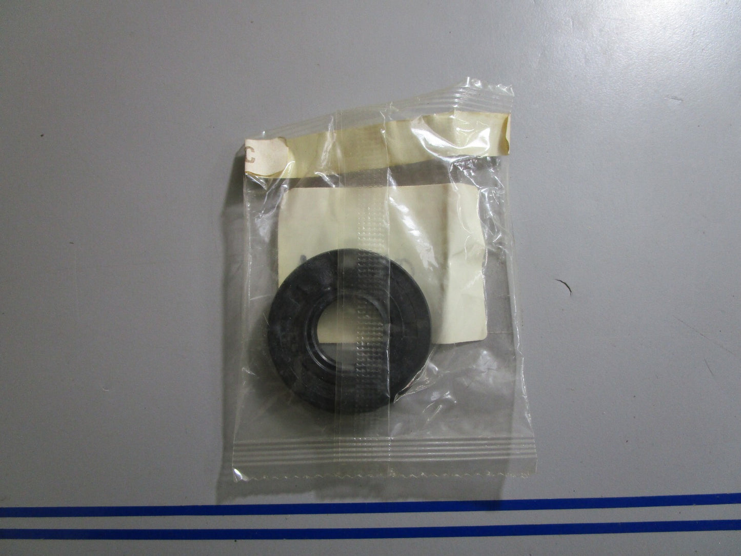 *NEW OEM* 0810 Suzuki Oil Seal 09283-20045
