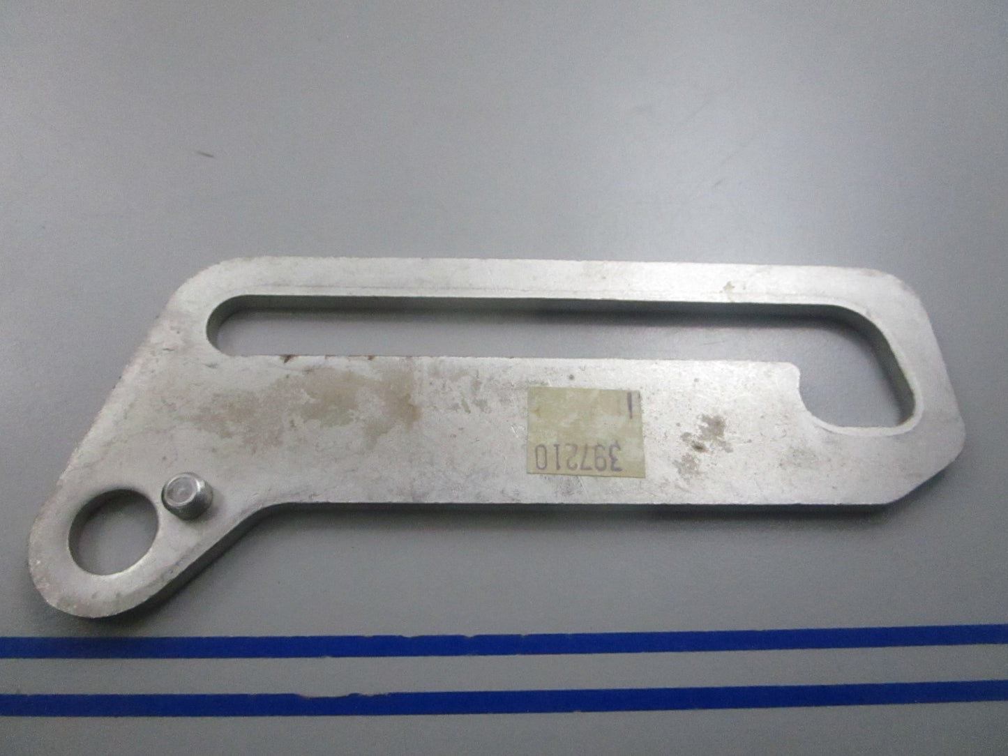 NEW OEM 397210 0397210 OMC Johnson Evinrude Bracket 0810