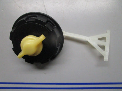 *NEW OEM* 0820 Tohatsu Fuel Tank Cap 369-70020-2