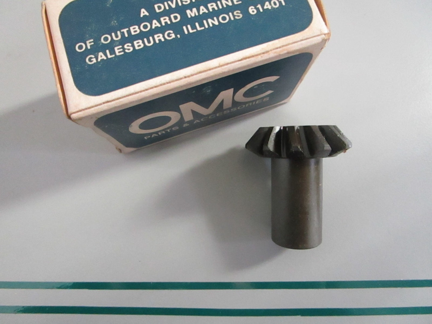 NEW OEM 308617 0308617 OMC Johnson Evinrude 12T Pinion Gear 0820