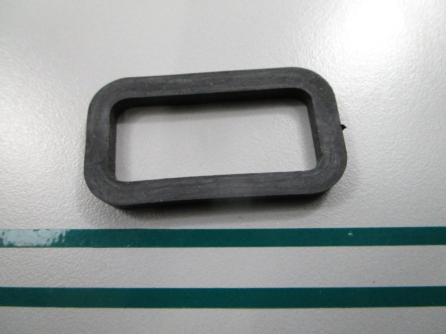 NEW OEM 312192 0312192 OMC Johnson Evinrude Gasket 0810