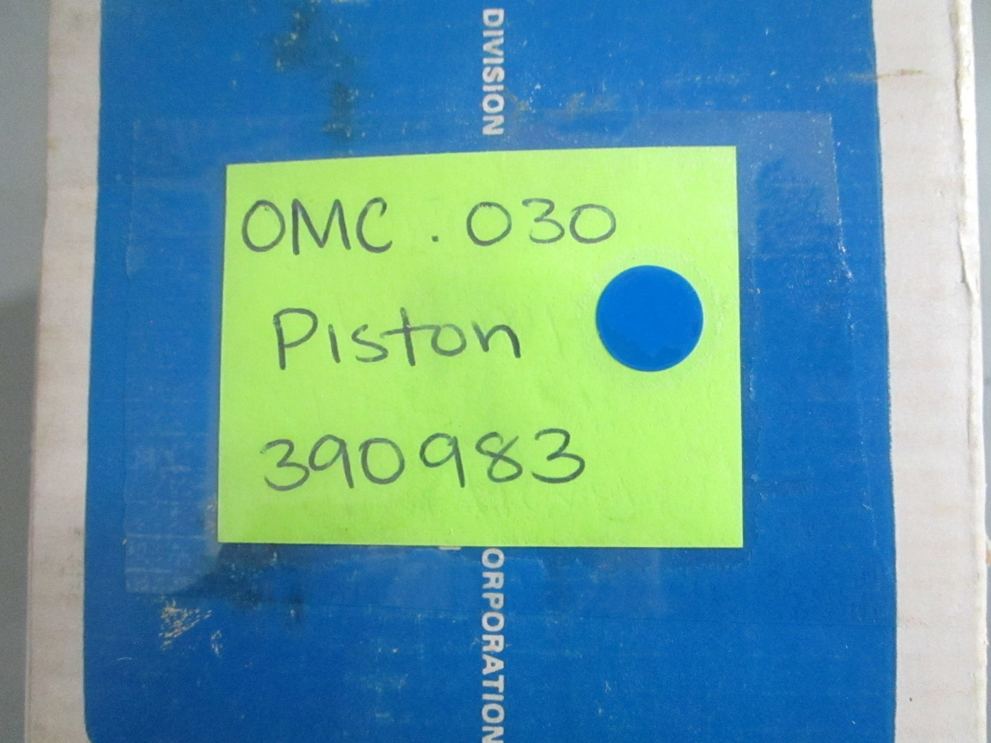 NEW OEM OMC Johnson Evinrude 390983 0390983 .030 Piston 0820
