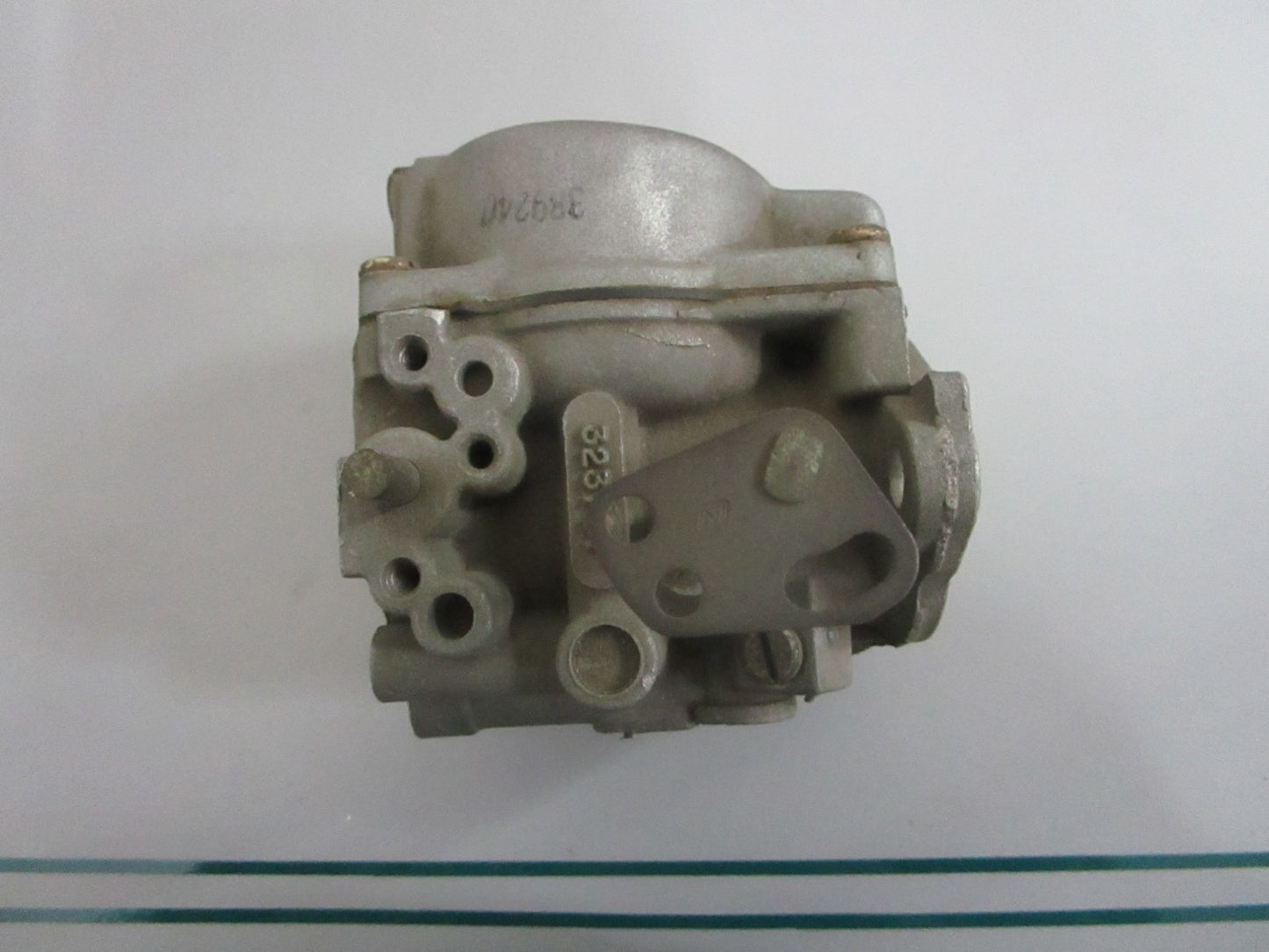 NEW OEM 392574 0392574 OMC Johnson Evinrude 70HP Carburetor 0820
