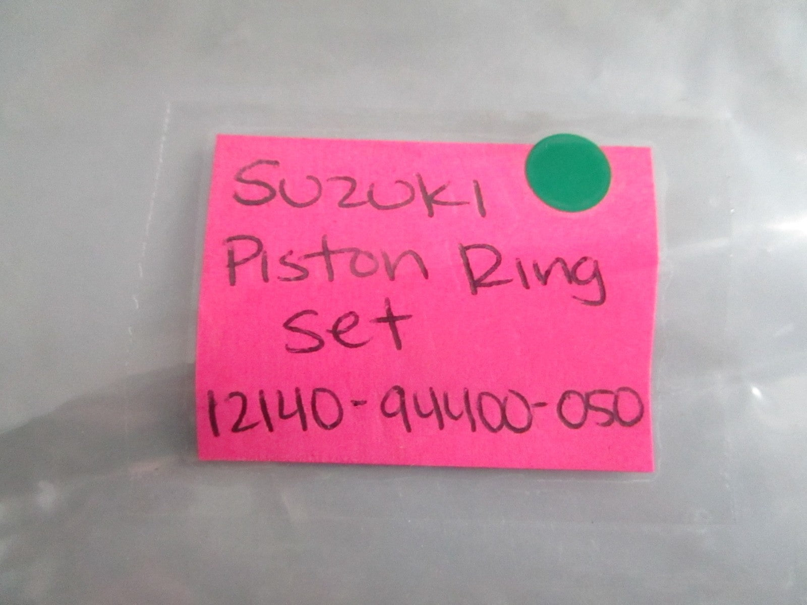 NEW OEM 12140-94400-050 Suzuki Piston Ring Set 0820