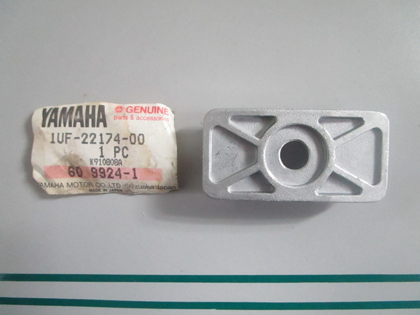 NEW OEM 1UF-22174-00-00 Yamaha End 0820