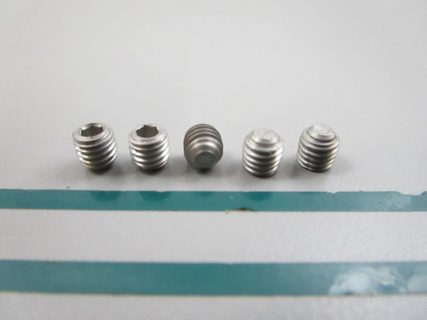 NEW OEM (LOT OF 5) 318605 0318605 OMC Johnson Evinrude Set Screw 0810