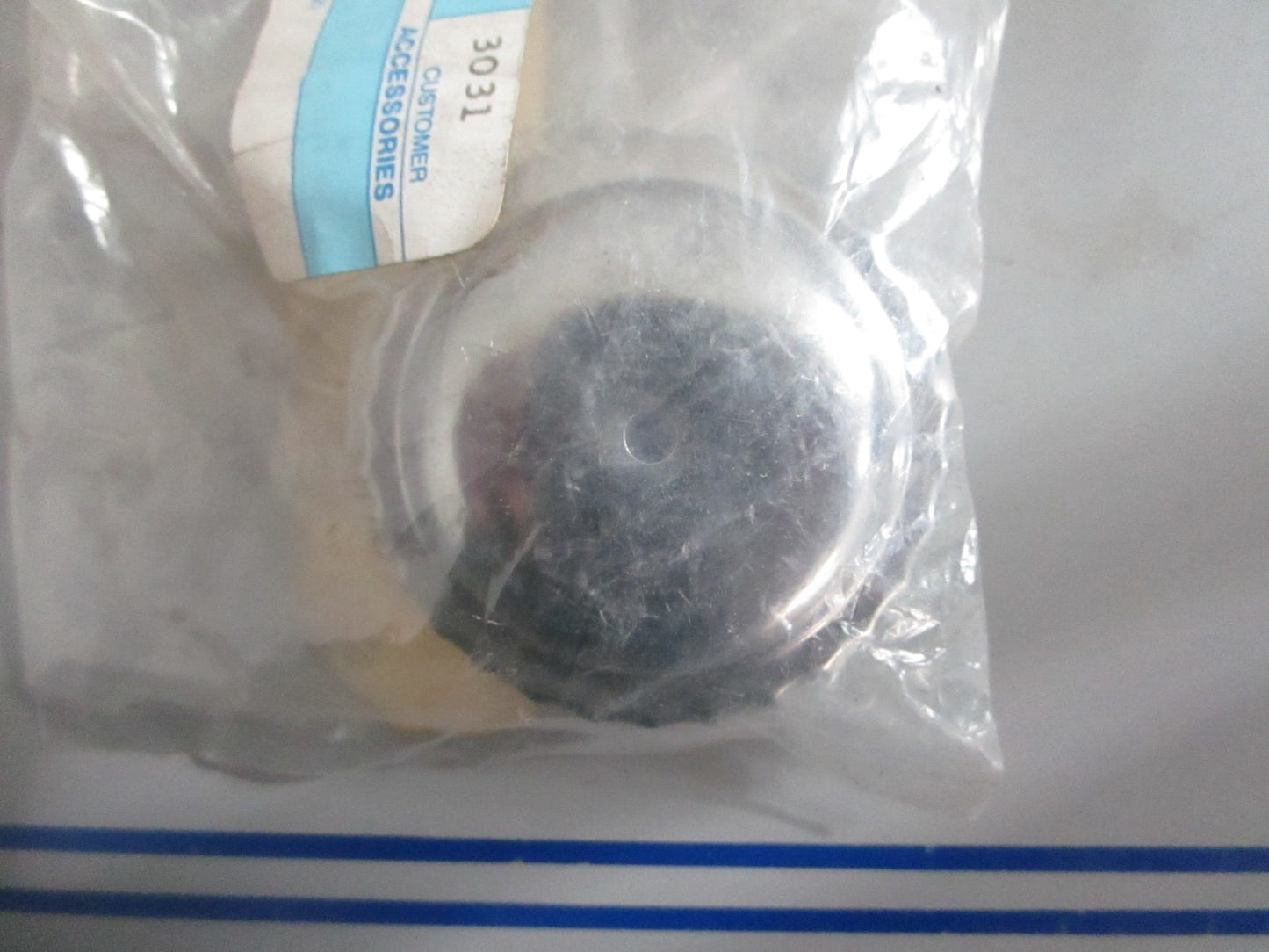 *NEW OEM* 0820 Volvo Penta Oil Filler Cap 3848303