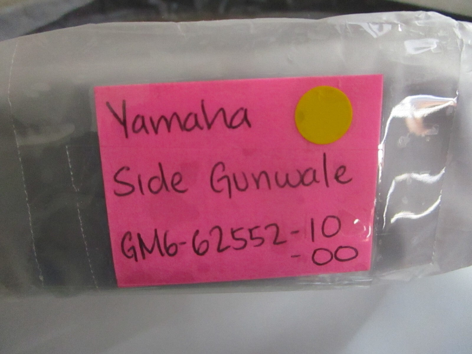 *NEW OEM* 0820 Yamaha Side Gunwale GM6-62552-10-00