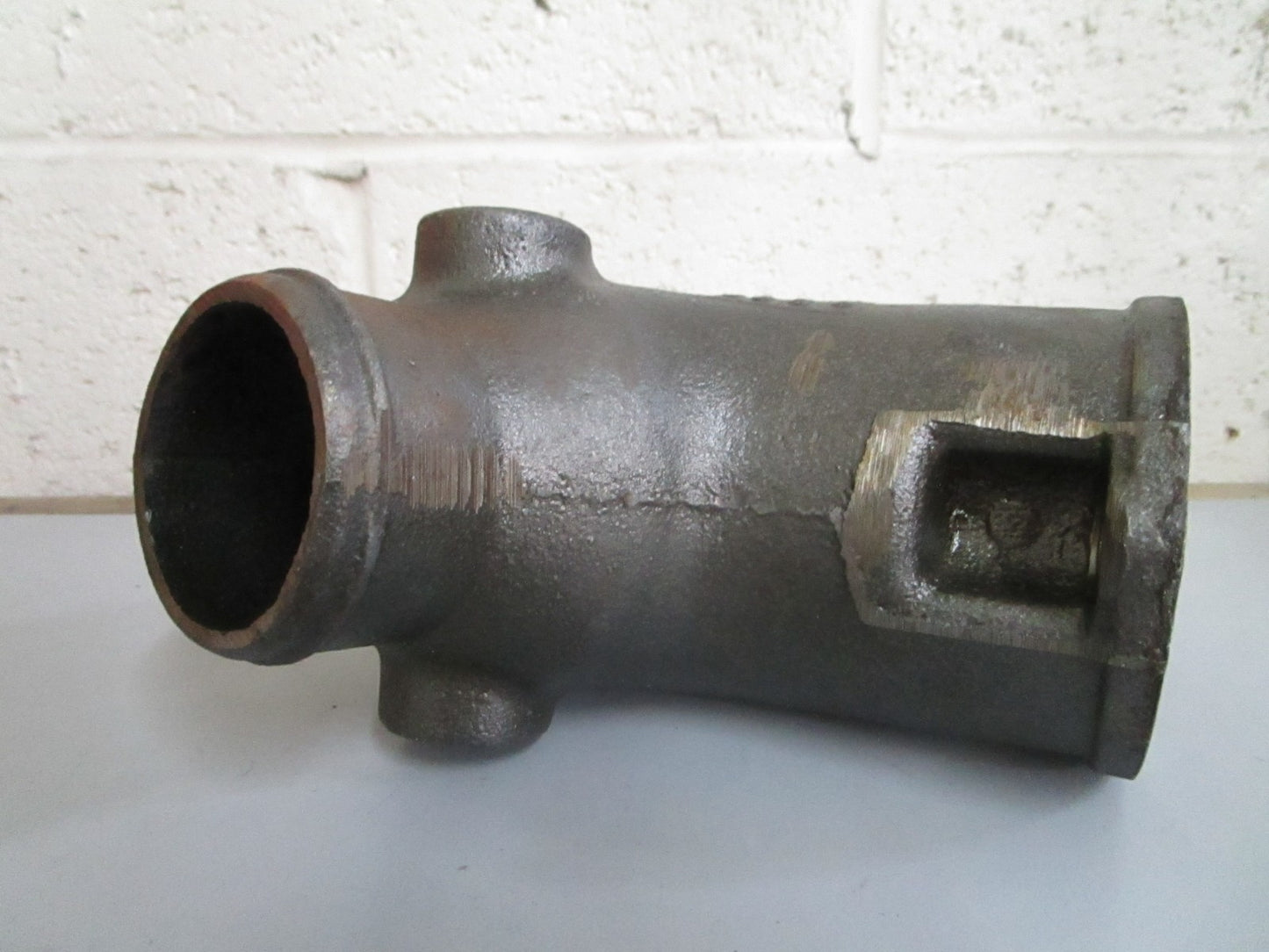 *NEW OEM* 0820 OMC Johnson Evinrude Exhaust Elbow 907776 0907776