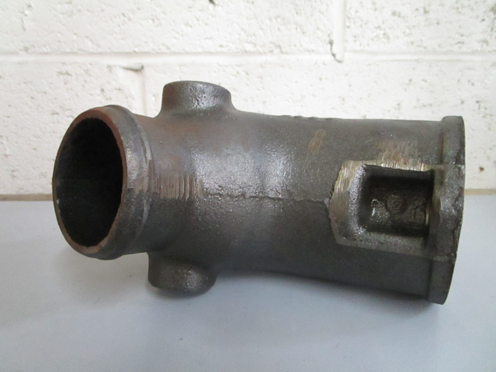 *NEW OEM* 0820 OMC Johnson Evinrude Exhaust Elbow 907776 0907776