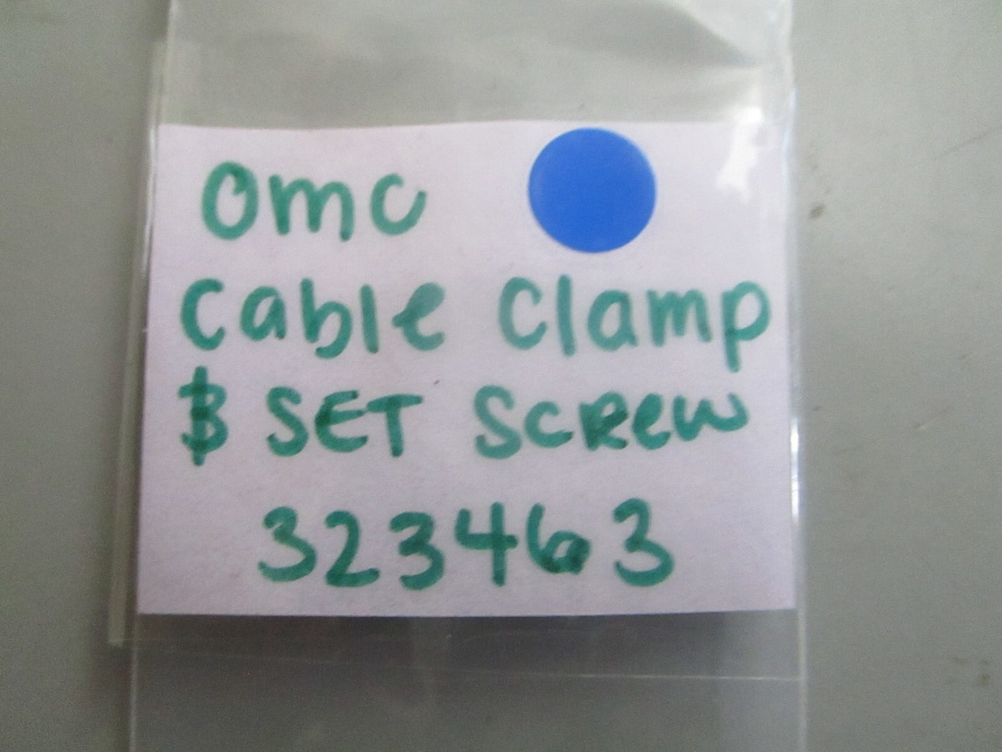 *NEW OEM* 0810 OMC Johnson Evinrude Cable Clamp & Set Screw 323463 0323463