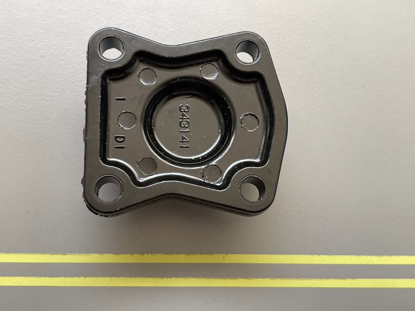 *NEW OEM* 0810 OMC Johnson Evinrude Thermostat Cover 343141 0343141