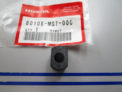 NEW OEM 80106-MG7-000 Honda Taillight Mounting Rubber 0810