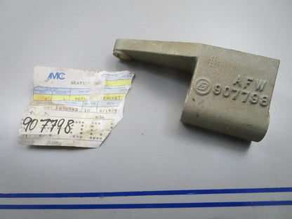 *NEW OEM* 0810 OMC Johnson Evinrude Bracket 907798 0907798