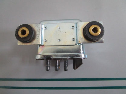 NEW OEM 0005425919 0332202001 Mercedes-Benz Relay 0820