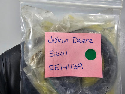 NEW OEM RE14439 John Deere Seal 0810