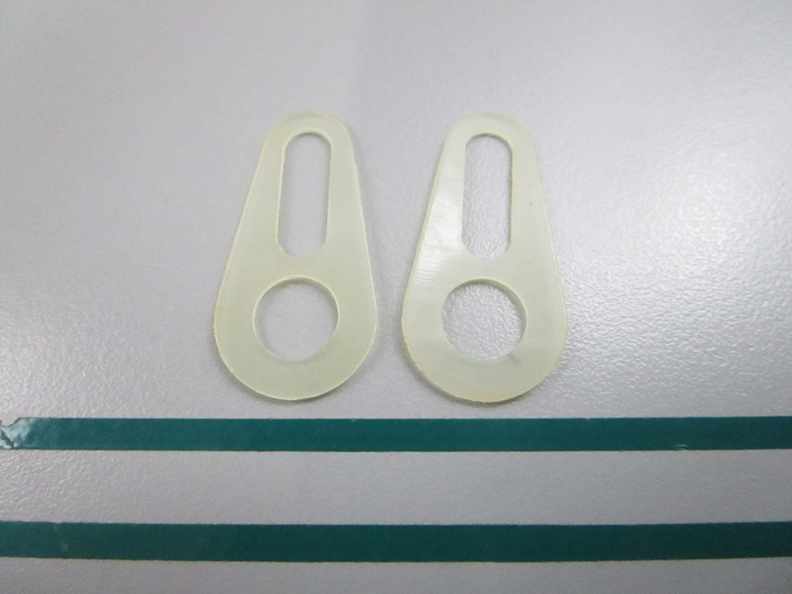 NEW OEM (LOT OF 2) 309815 0309815 OMC Johnson Evinrude Spacer 0810