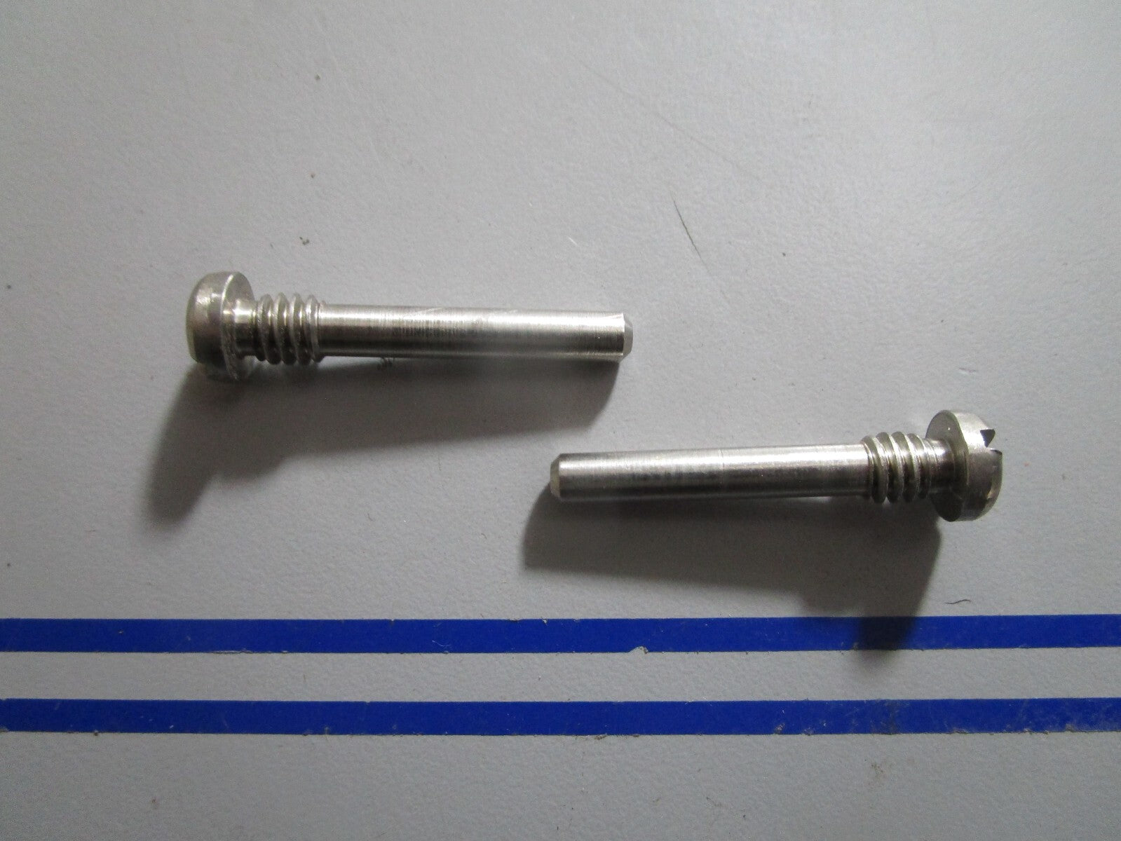 *NEW OEM* (LOT OF 2) 0810 Mercury Force Shift Pivot Pin 498891