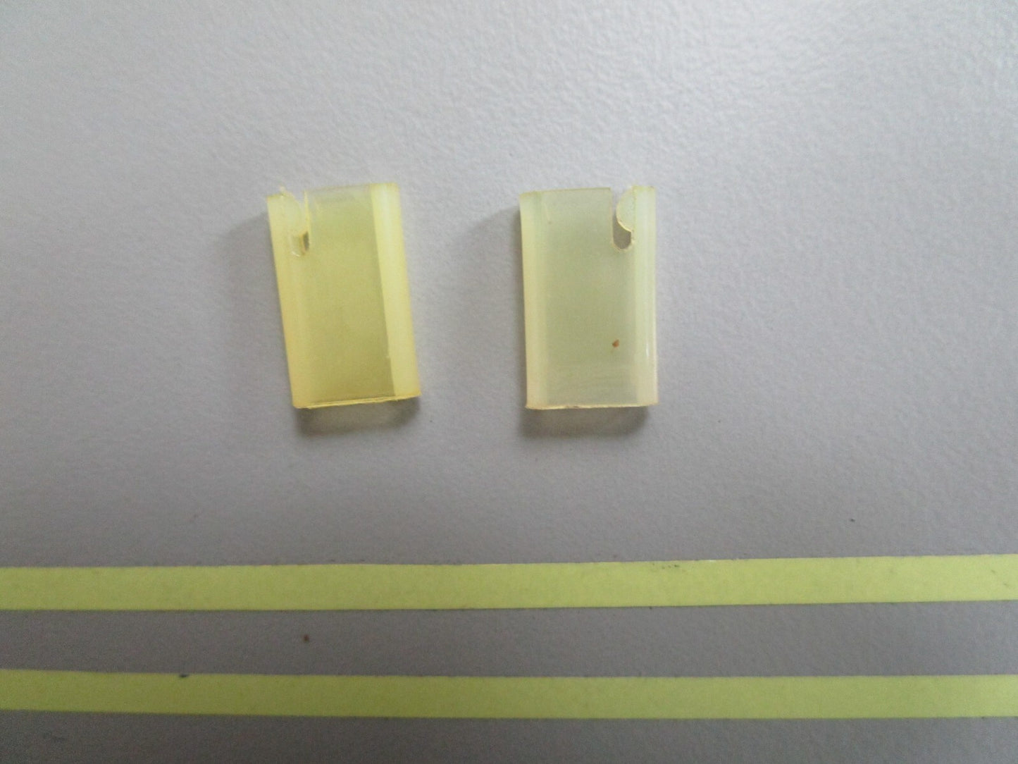 *NEW OEM* (LOT OF 2) 0820 OMC Johnson Evinrude Choke Arm Sleeve 307508 0307508