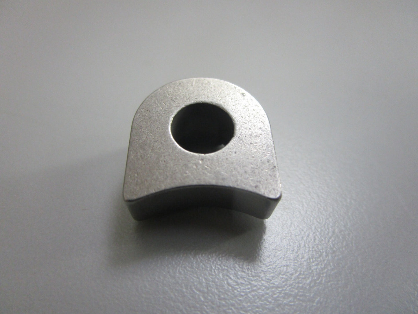 *NEW OEM* 0810 Volvo Penta Clamp 833878