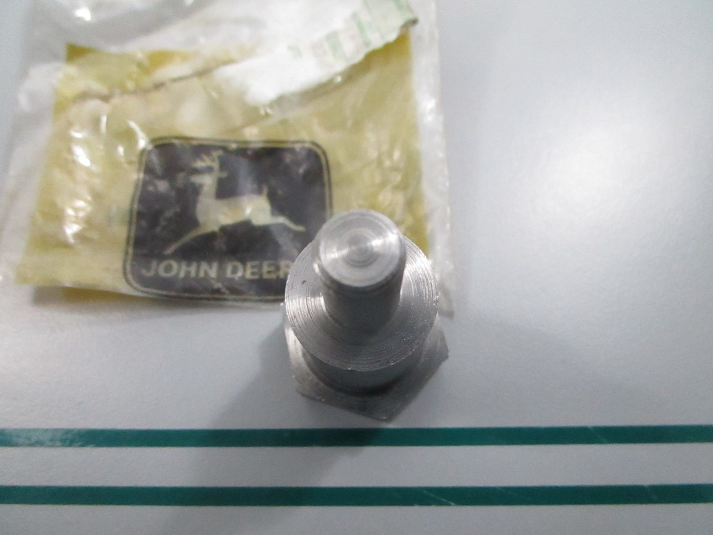 NEW OEM ET11367 John Deere Shoulder Screw 0810