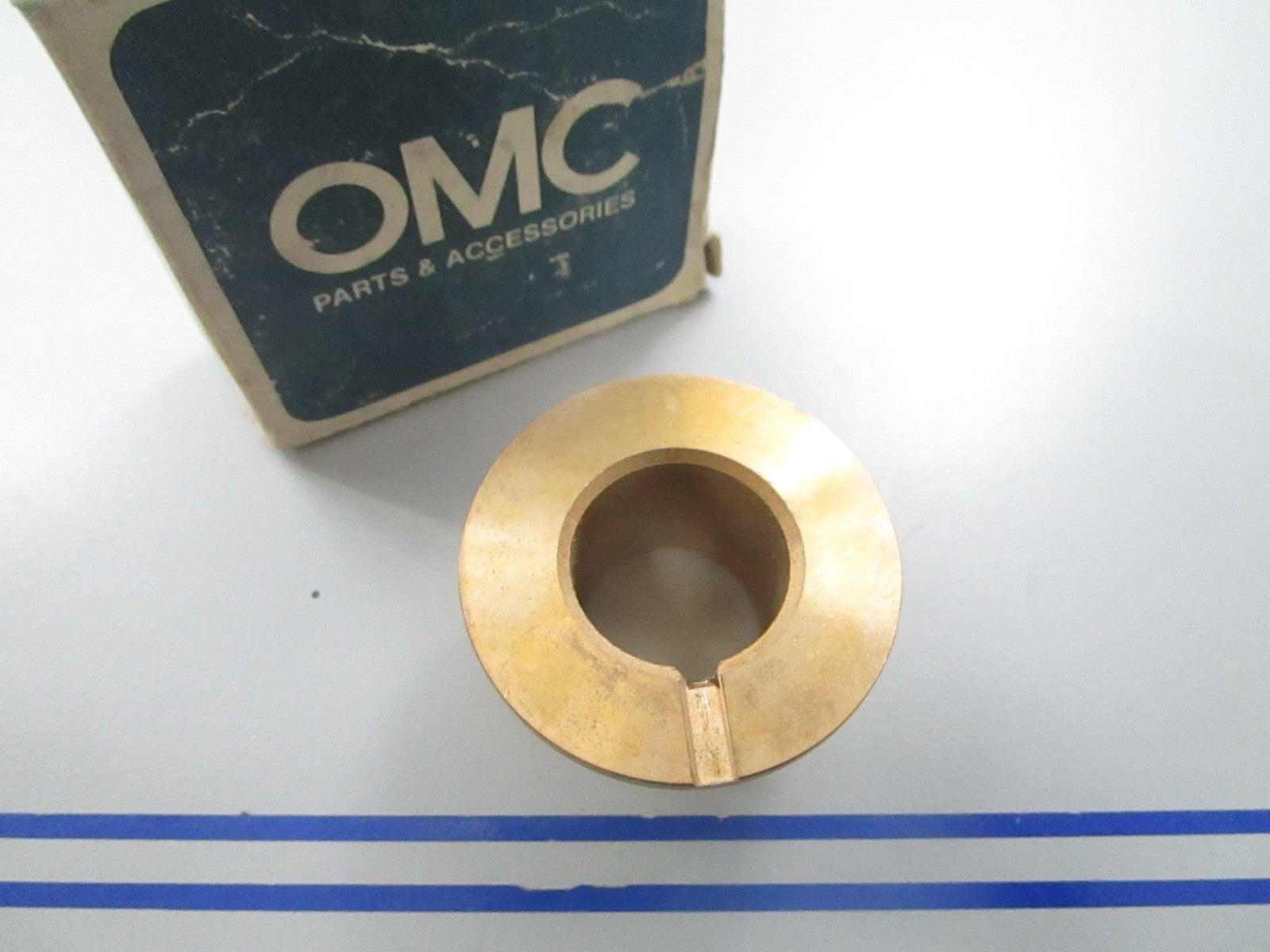 *NEW OEM* 0810 OMC Johnson Evinrude Bushing 302496 0302496