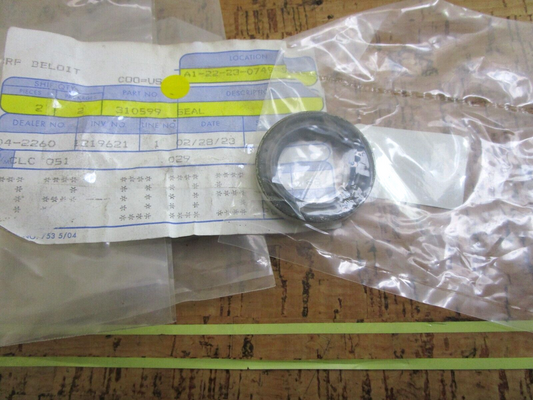 *NEW OEM* 0810 OMC Johnson Evinrude Seal 310599 0310599