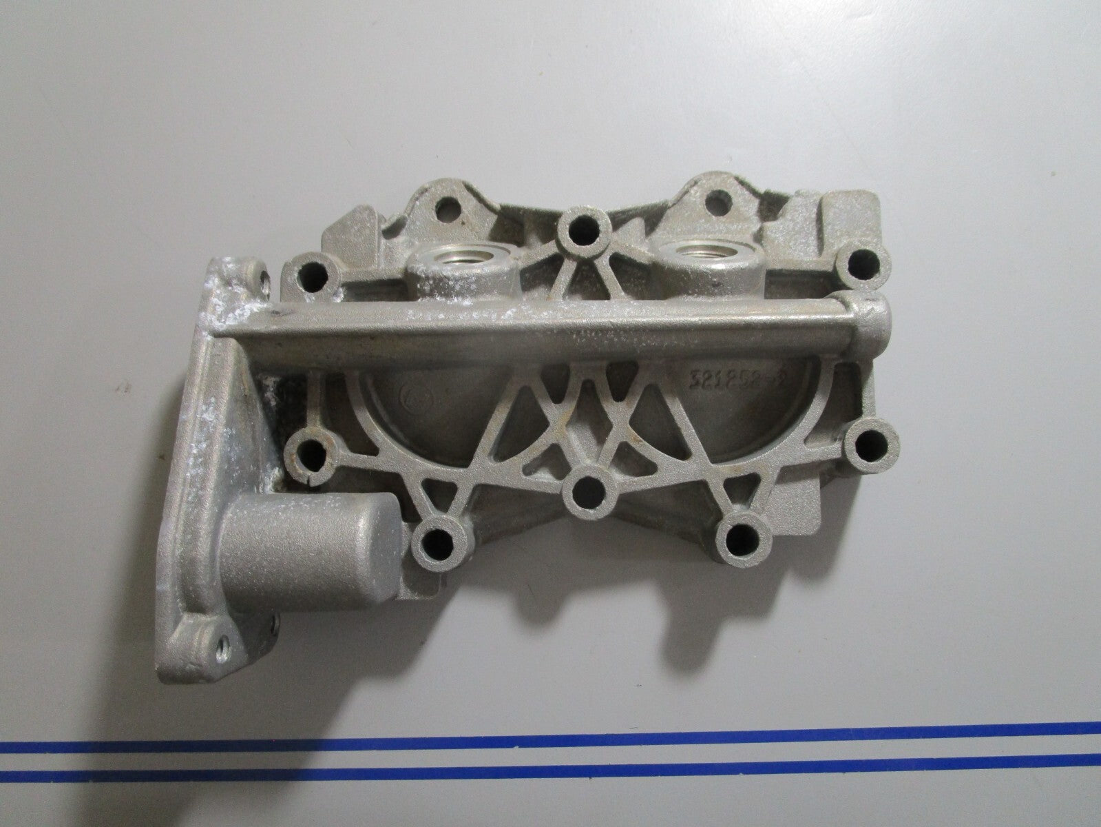 *NEW OEM* 0810 OMC Johnson Evinrude Cylinder Head 321252 0321252