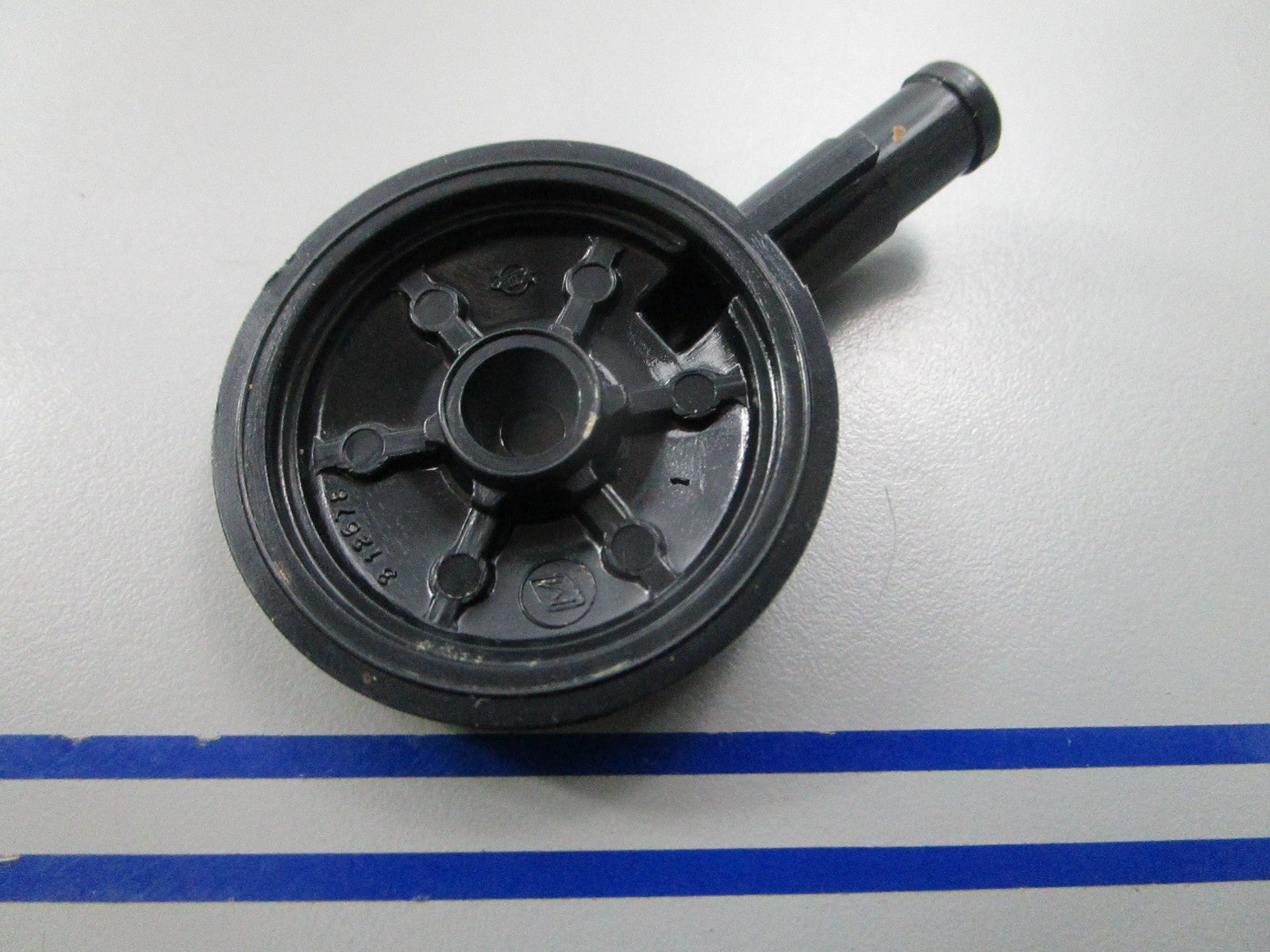 NEW OEM 335335 0335335 OMC Johnson Evinrude Fuel Pump Filter Cap 0810