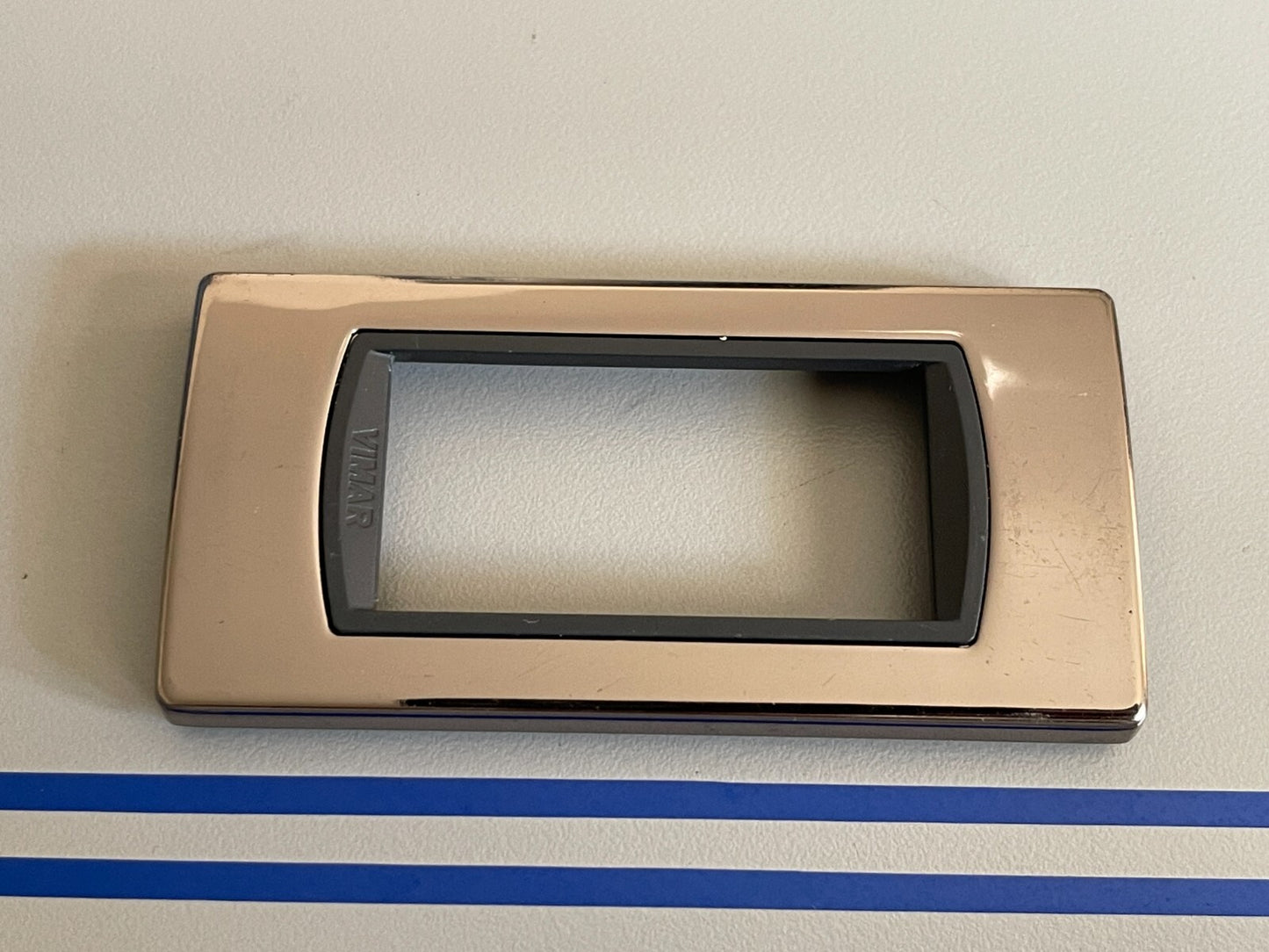 *NEW* 0810 Vimar Eikon Classic Plate 20666