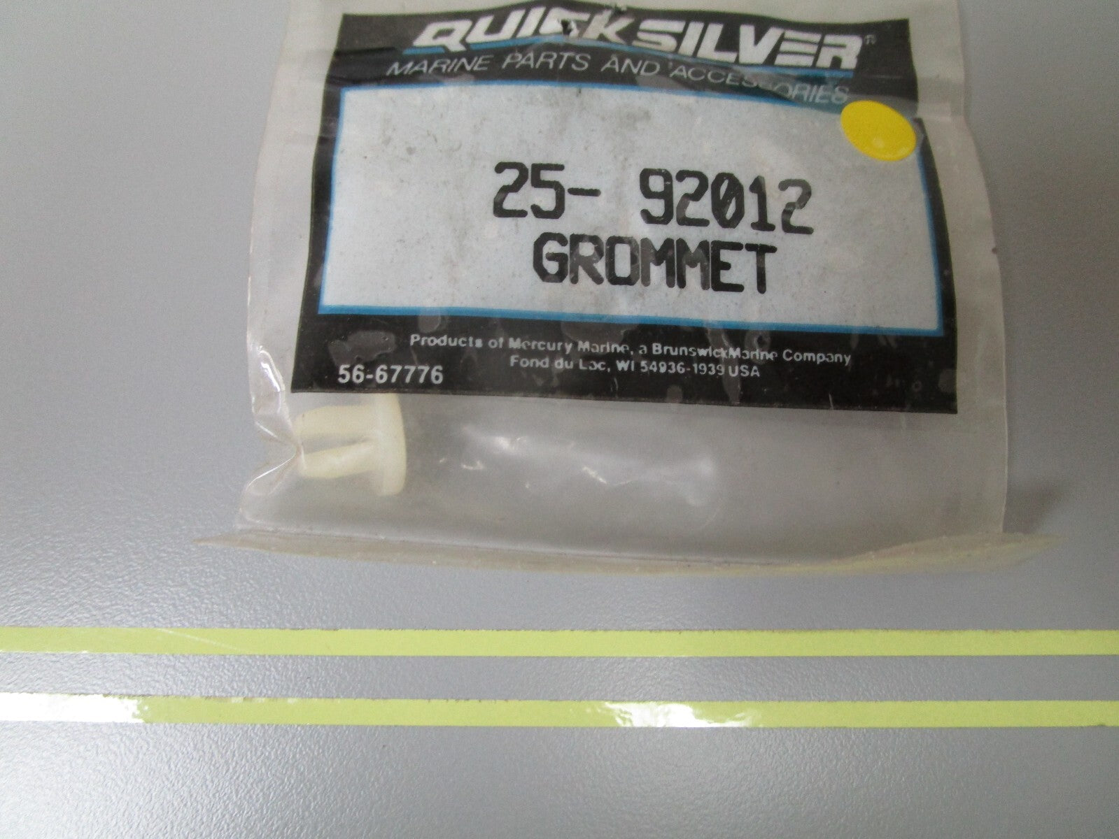 *NEW OEM* 0810 Mercury Quicksilver Grommet 25-92012