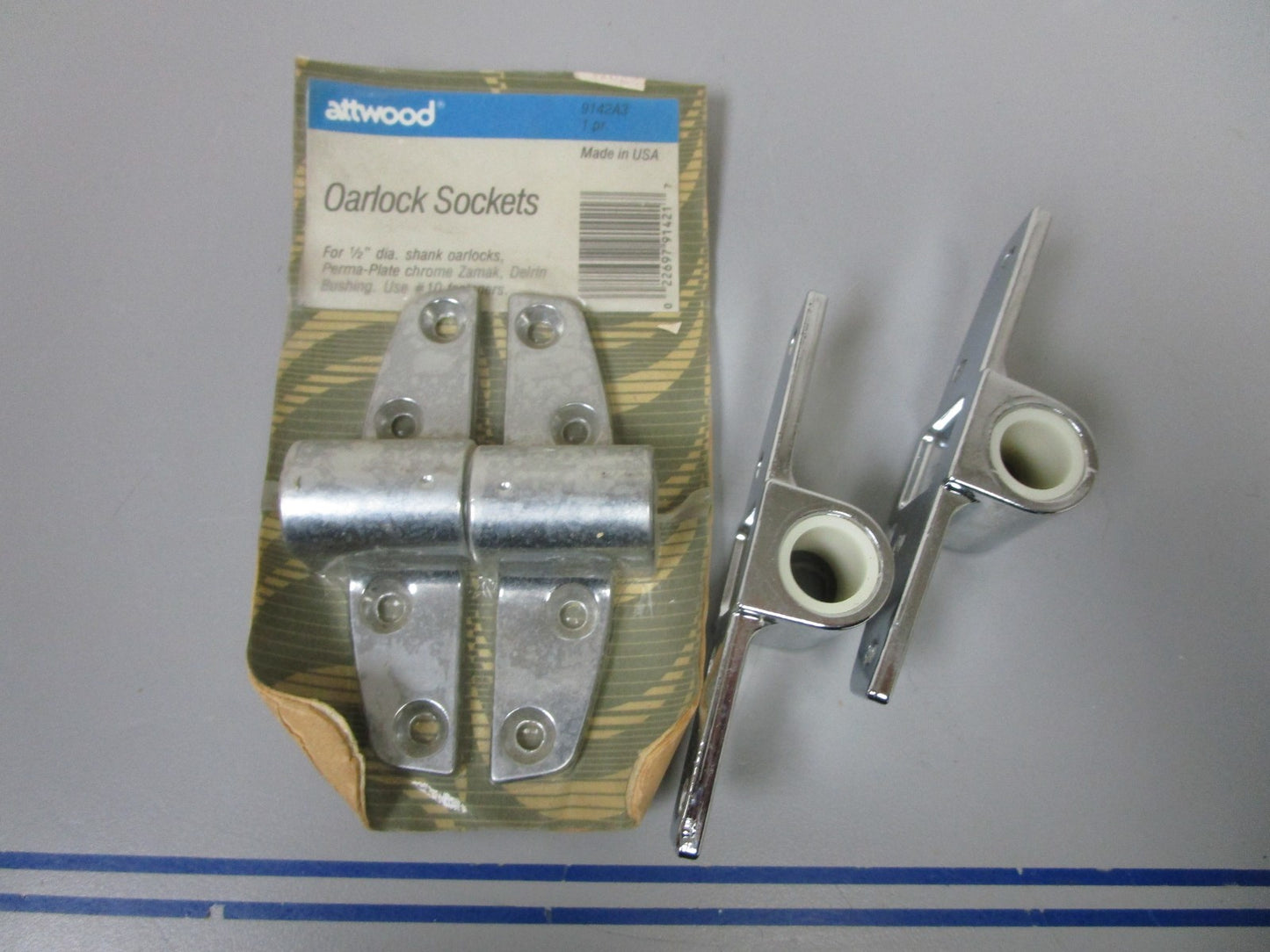 *NEW OEM* (LOT OF 2) 0720 Attwood Oarlock Chrome Socket Pair 9142A3